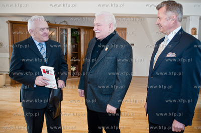 Gdansk. Biuro Lecha Walesy. Spotkanie Leszka Millera...