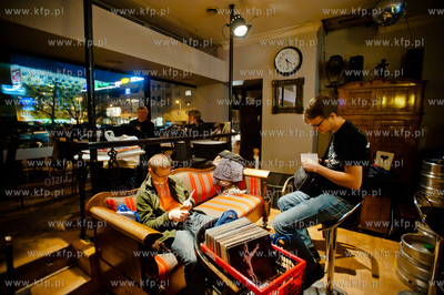 Gdynia. Klub Desdemona. Muzyczny Pchli Targ, ipreza...