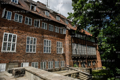Gdansk. Biskupia Gorka. Zabytkowy budynek dawnego Schroniska...