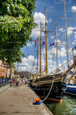Gdańsk. Rybackie Pobrzeze. Zlot zaglowcow Baltic Sail...