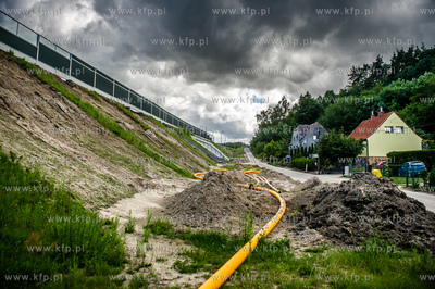 Gdańsk. Uszkodzony przez silne opady deszczu nasyp...
