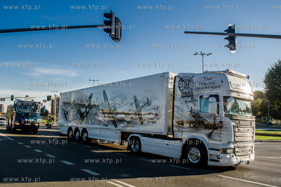 Gdańsk. Parada samochodów cieżarowych marki Scania,...