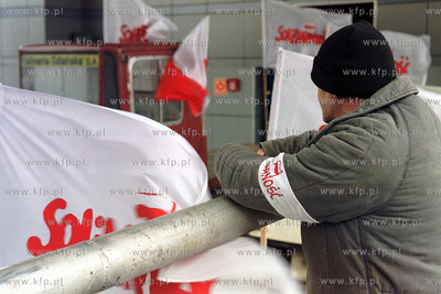 Strajk zalogi w Rafinerii Gdanskiej. Od godz. 10 do...