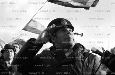 Wodowanie wielozadaniowego masowca Marshal Budyonnyy...