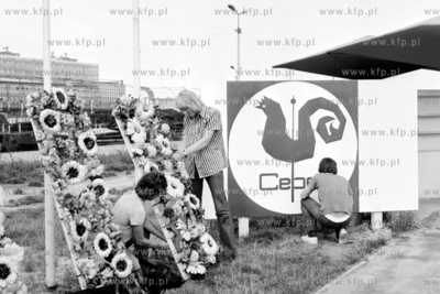 Ostatnie przygotowania do Jarmarku Ludowego w Gdyni.
16.07.1974
4lipiec74_z.kosycarz_p35
Fot....