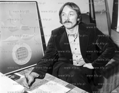 Czeslaw Tumielewicz, malarz i grafik, wykladowca Panstwowej...
