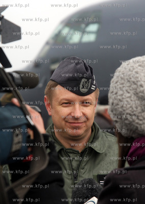 Ramstein, Niemcy. Pierwszy transportowy C-130E Hercules....