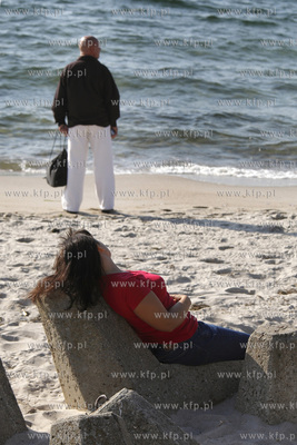 Hel po sezonie. Odpoczynek na plazy. 27.09.2009 fot...