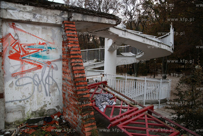 Sopot, Lazienki Polnocne. Rozpoczeto rozbiorke tarasu...