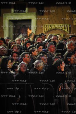 Pozegnanie pary Prezydenckiej na Krakowskim Przedmiesciu...