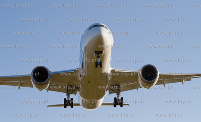 Boeing 787 Dreamliner laduje na Rebiechowie. Najnowszy...