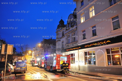 Sopot. Ulica 3 Maja nr 5. Pozar na 2 pietrze kamienicy...