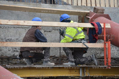 Gdynia. Na terenie sasiadujacym z apartamentowcem Sea...