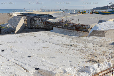 Mechelinki gm. Kosakowo (pow. Puck) Ogromne betonowo...