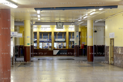 Z powodu stanu epidemii koronawirusa COVID-19 opustoszaly...