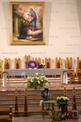 Rodzina, przyjaciele i znajomi pożegnali podczas mszy...