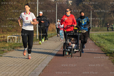 Biało-czerwony parkrun na terenie Parku Kulturowego...