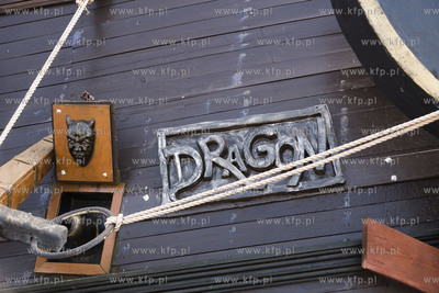 Gdynia. Rejs powitalny pierwszego w tym sezonie statku...