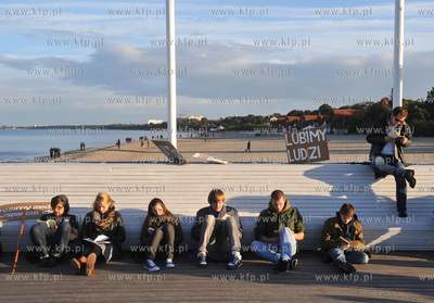 MOLO KSIAZKOWE od deski do deski. Akcja milosnikow...