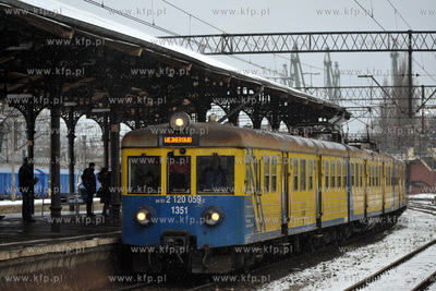Dworzec Glowny PKP w Gdansku. Pociag elektryczny Szybkiej...