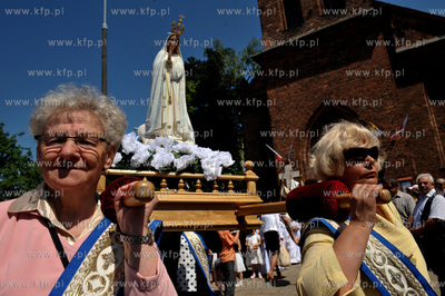 Uroczystosci i procesja Bozego Ciala w parafii sw....