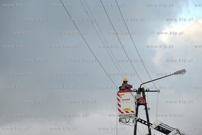 Pikarnia na Kaszubach miedzy Borowem i Mezowem. Naprawa...