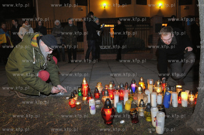 Pokojowa manifestacja przed konsulatem Ukrainy na ul....