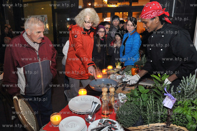 Gdynia. Impreza Swietojanska wita wiosne. Pokaz kulinarny...