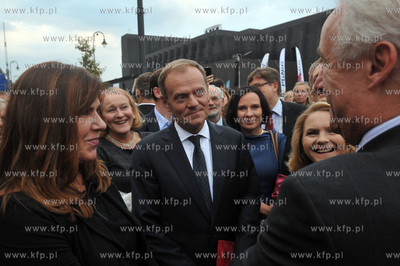 Otwarcie Teatru Szekspirowskiego w Gdansku. Po ogloszeniu...