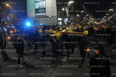 Droga Krzyzowa na ul. Swietojanskiej w Gdyni. 11.04.2014...