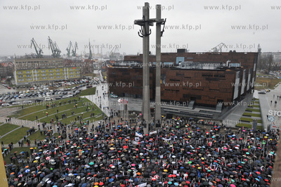 Manifestacja w obronie demokracji zorganizowana na...