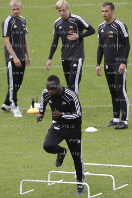 Gdansk. Emenuel Olisadebe trenuje z druzyna Lechii...