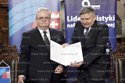 Gdansk. Dwor Artusa. Podpisanie umowy miedzy Zarzadem...