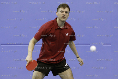 Jakub Folwarski, tenisista stolowy. 18.11.2013 fot....