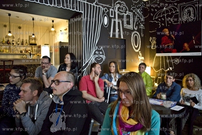 Gdynia. Cafeart U Muzyk'uff. Spotkanie z dziennikarzem...