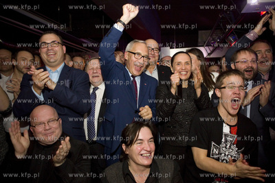 Gdańsk. Restauracja Barbados. Wieczór wyborczy. Ogłoszenie...
