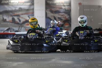 Fun Arena. Wyścig gwiazd. Na torze gokartów elektrycznych...