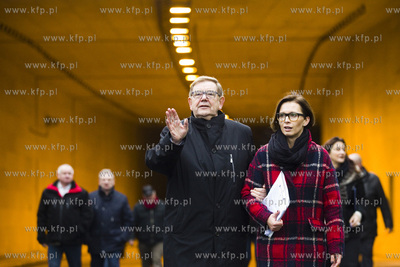 Konferencja prasowa i przejazd zabytkowym autobusem...
