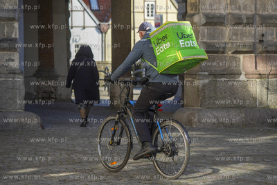 Dostawce Uber Eats. 22.03.2020 fot. Paweł Marcinko...