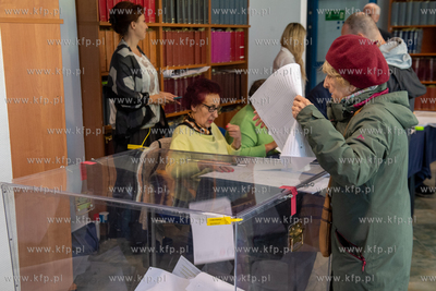 Gdańsk. Wybory parlamentarne i referendum. Obwodowa...