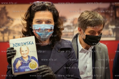 Biblioteka Manhattan ponownie otwarta. Od marca br....