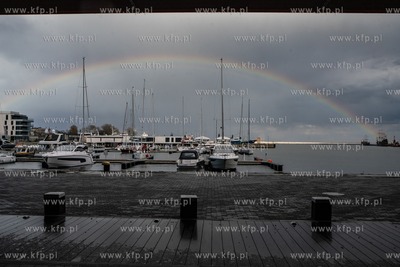 Tęcza nad Mariną Yacht Park w Gdyni. 5.05.2021 /...