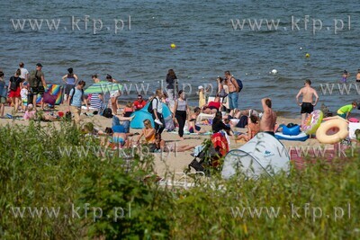 Lato w Sopocie. 5.08.2021. Nz. Plaża w Sopocie. /...