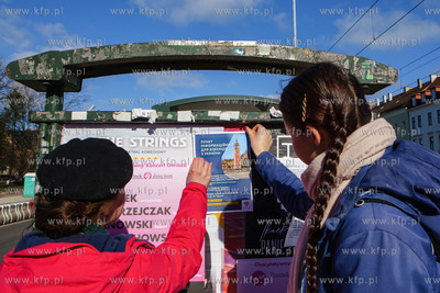 Gdańsk, Przystanek Tramwajowy Brama Wyżynna. Harcerki...
