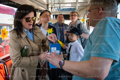 Gdańsk. Specjalny Tramwaj Tramwaj typu 105N w trasie...