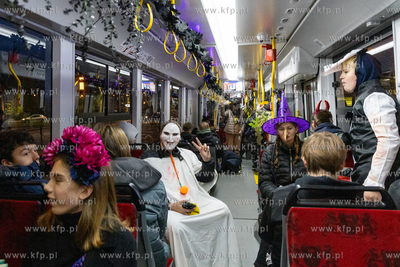 Gdńsk. Halloweenowy tramwaj. 31.10.2024 / fot. Anna...