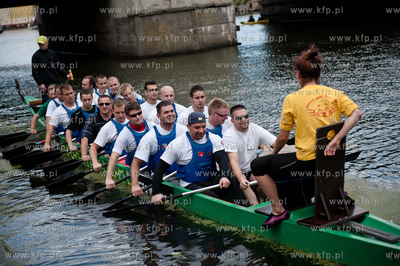 Gdansk. Motlawa.VI Charytatywne Regaty Smoczych Lodzi...