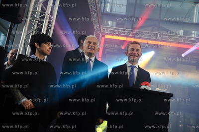 Gdansk. Uroczystosci zakonczenia III etapu rozbudowy...