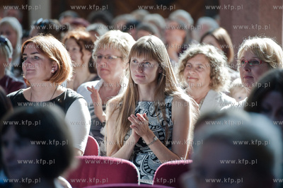 Gdansk. Dwor Artusa. Uroczystosc wreczenia nauczycielom...