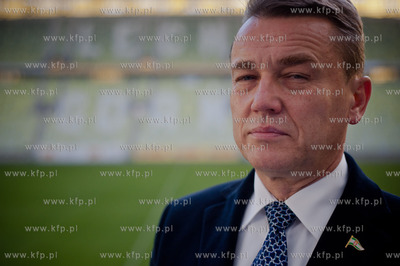 Gdansk. Stadion PGE Arena. Symboliczne ukonczenie malowania...